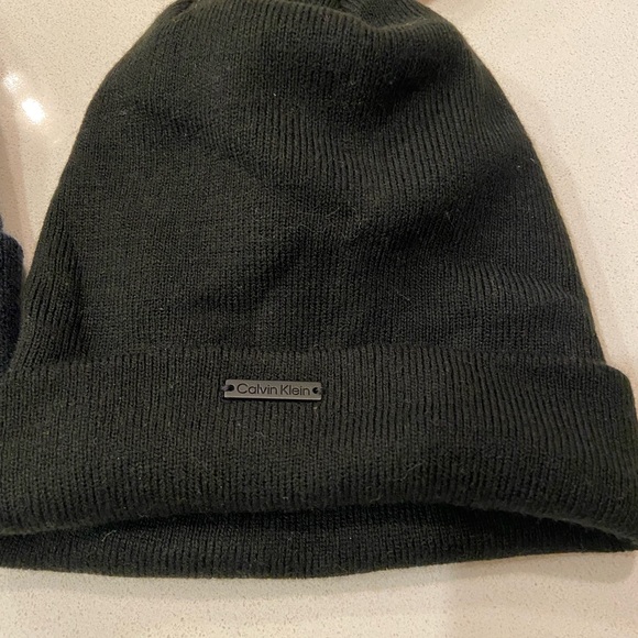 Lot of stocking hats (4 total) beanies - Picture 3 of 4